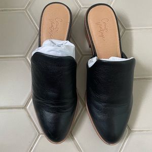 Crown Vintage Black Mule
